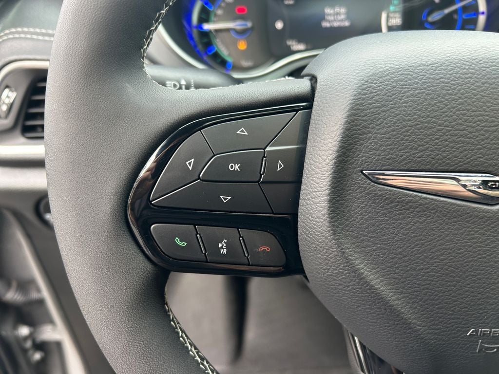 2025 Chrysler Pacifica Hybrid Select Premium S Appearance