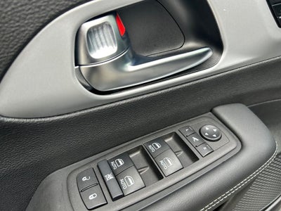 2025 Chrysler Pacifica Hybrid Select Premium S Appearance