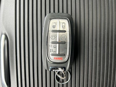 2025 Chrysler Pacifica Hybrid Select Premium S Appearance