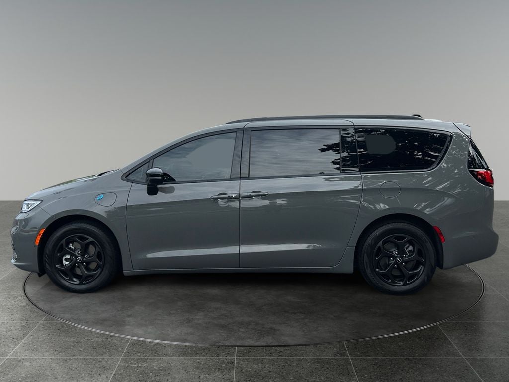 2025 Chrysler Pacifica Hybrid Select Premium S Appearance