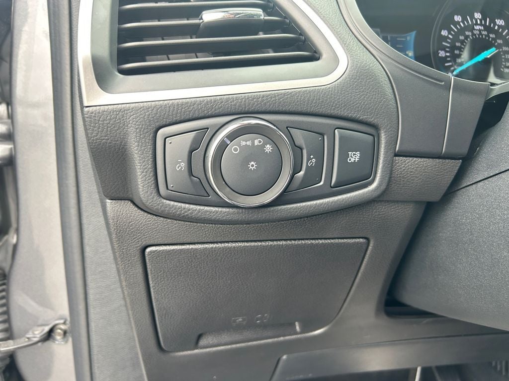 2022 Ford Edge SE