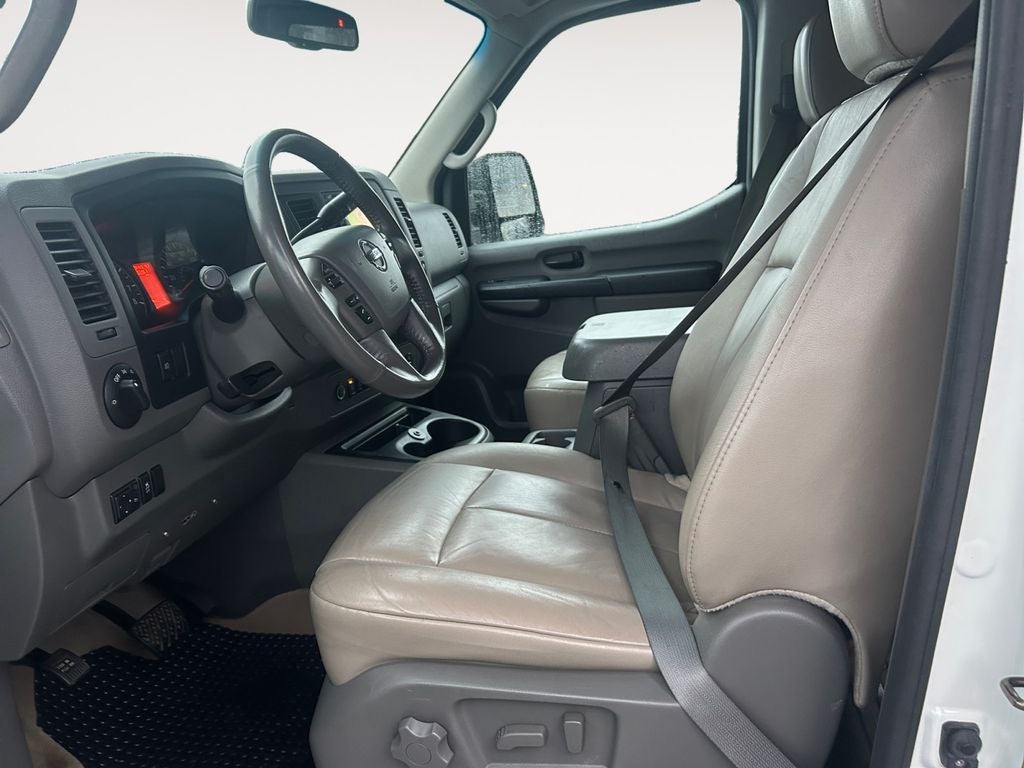 2014 Nissan NV Passenger SL
