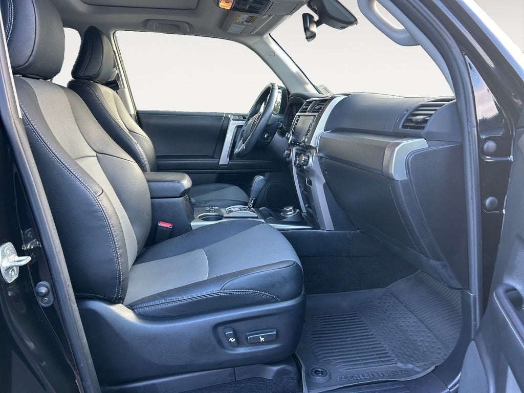 2022 Toyota 4Runner SR5 Premium W/ 3RD ROW