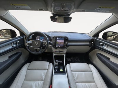 2023 Volvo XC40 B5 Plus Bright Theme