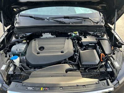 2023 Volvo XC40 B5 Plus Bright Theme