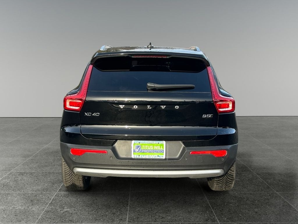 2023 Volvo XC40 B5 Plus Bright Theme