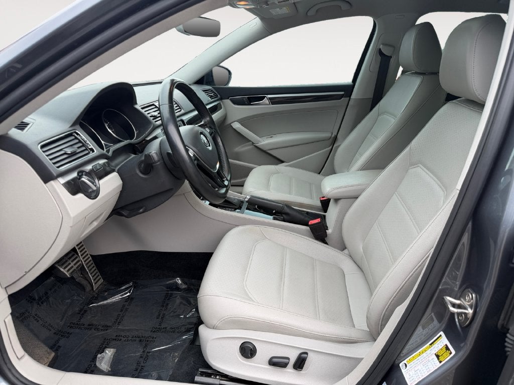 2019 Volkswagen Passat 2.0T SE R-Line