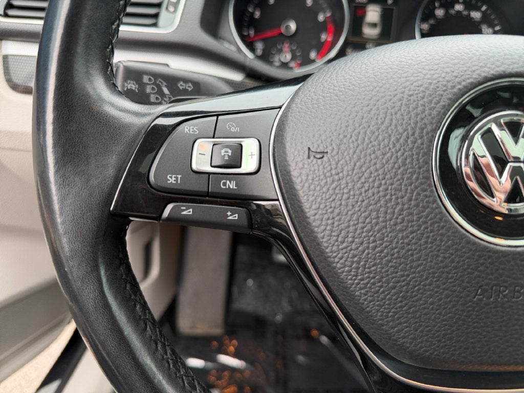 2019 Volkswagen Passat 2.0T SE R-Line
