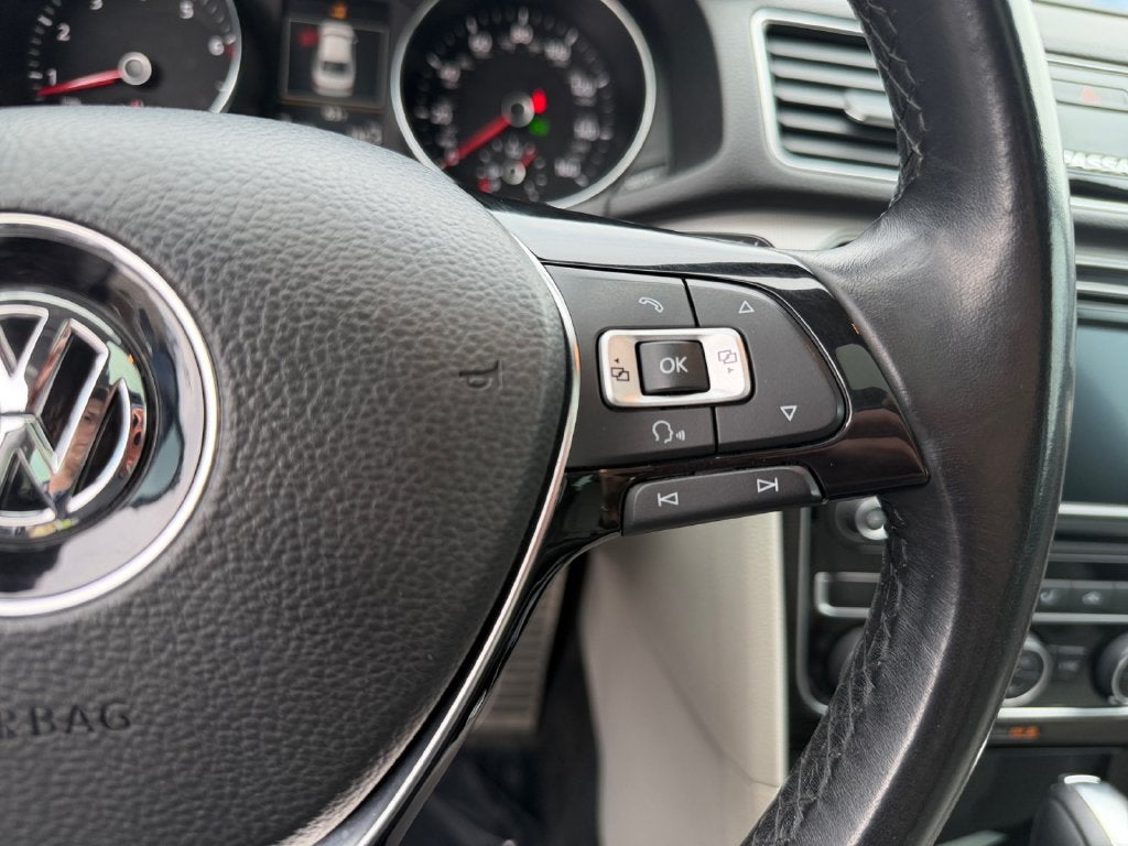 2019 Volkswagen Passat 2.0T SE R-Line