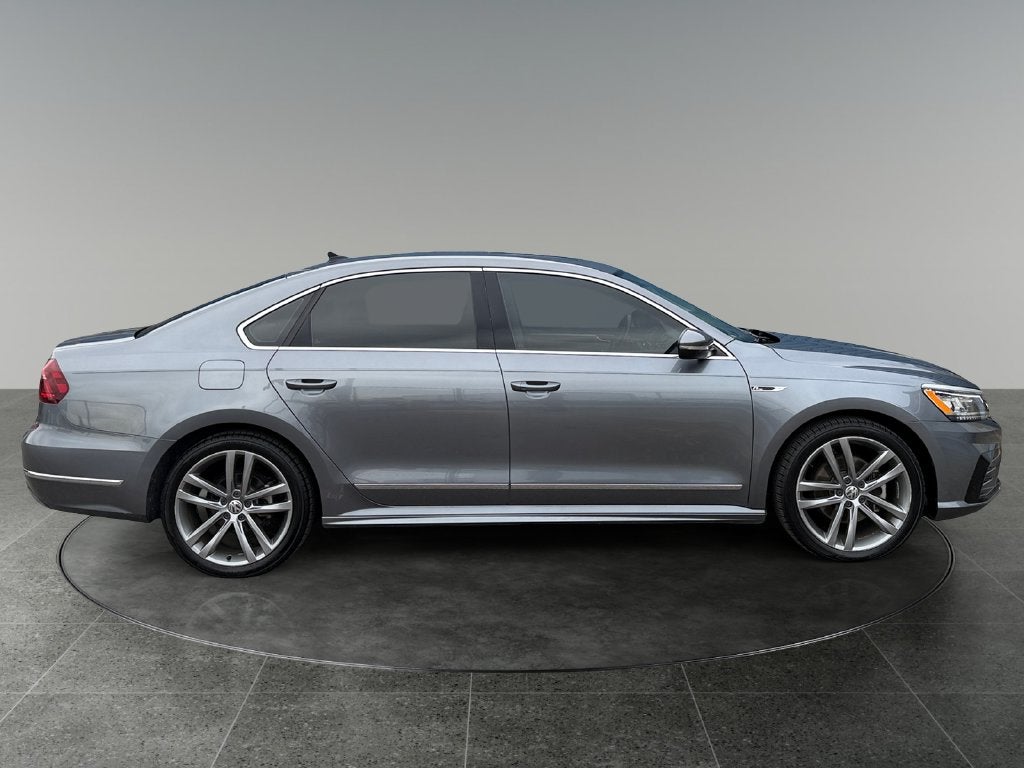 2019 Volkswagen Passat 2.0T SE R-Line