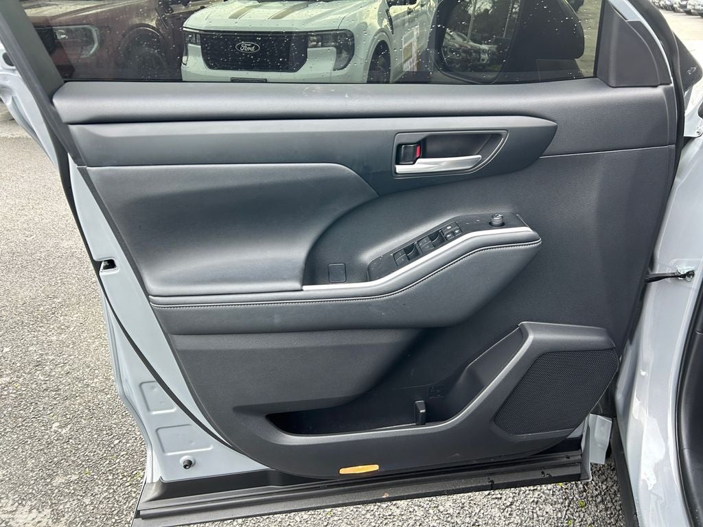 2024 Toyota Highlander Hybrid XLE