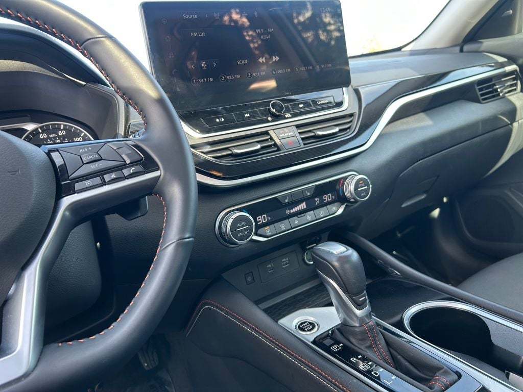 2025 Nissan Altima 2.5 SR