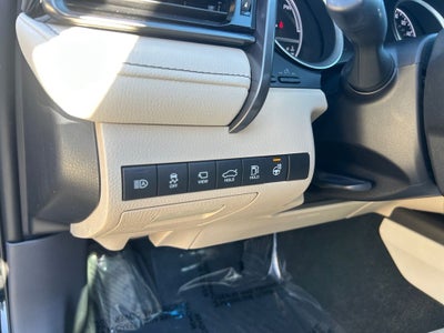 2022 Toyota Camry Hybrid XLE