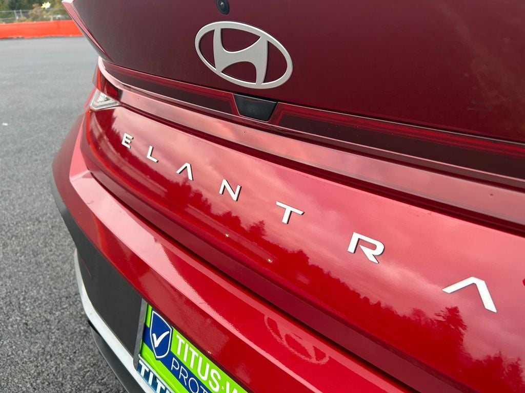 2025 Hyundai Elantra SE