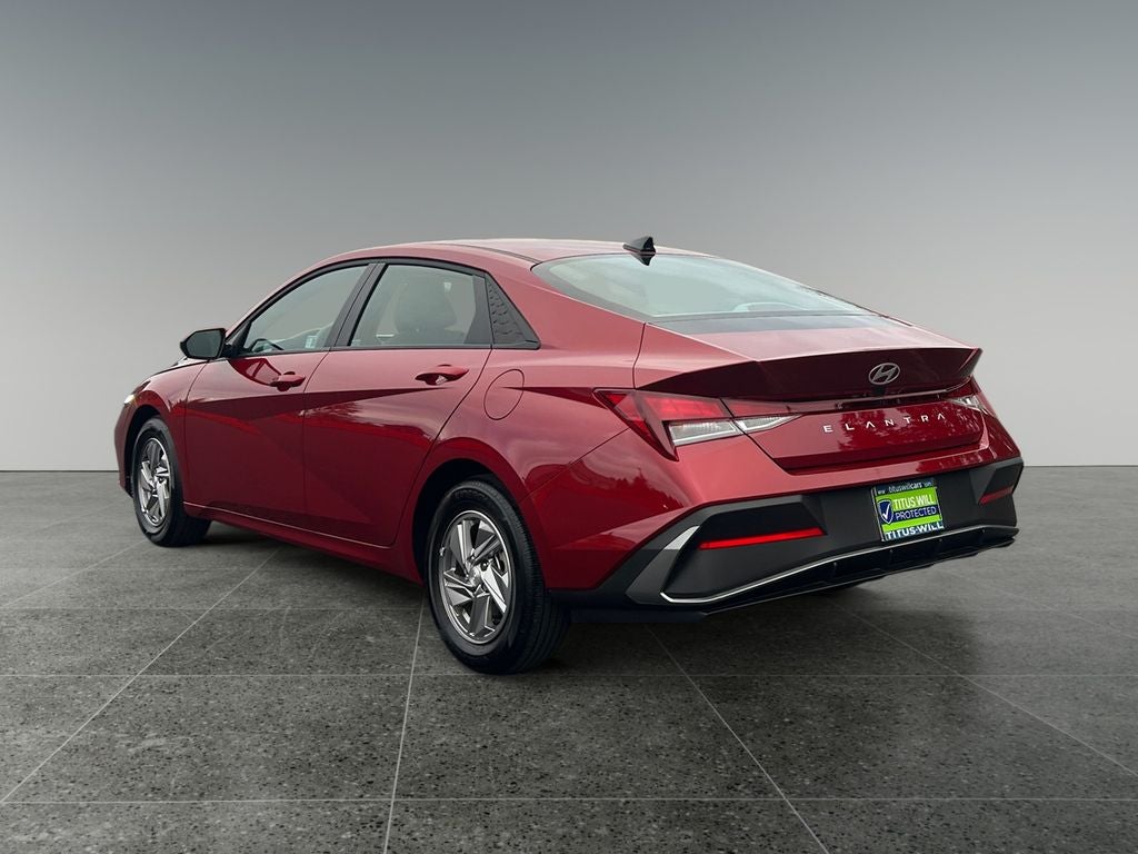 2025 Hyundai Elantra SE