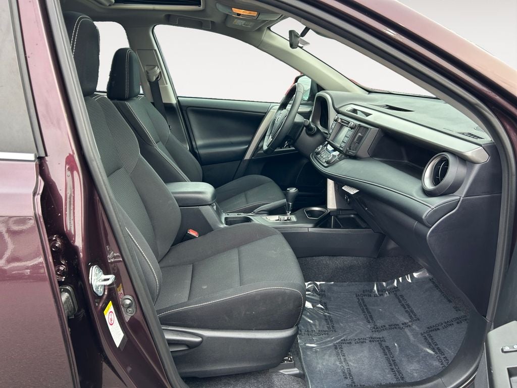 2017 Toyota RAV4 XLE 1 Owner Local