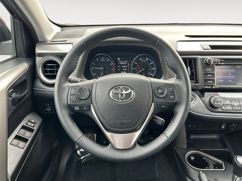 2017 Toyota RAV4 XLE 1 Owner Local