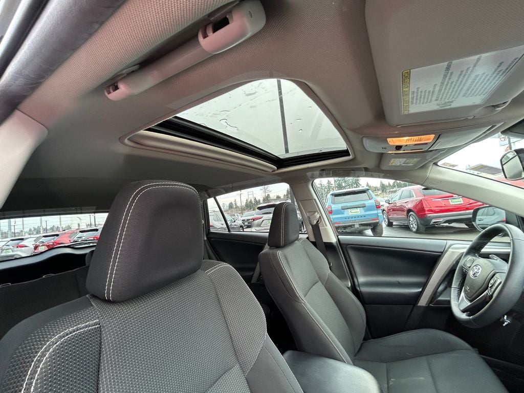 2017 Toyota RAV4 XLE 1 Owner Local