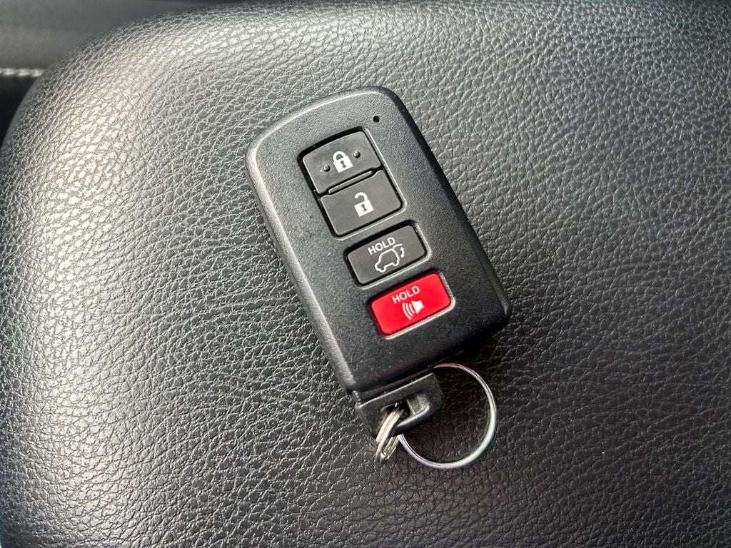 2017 Toyota RAV4 XLE 1 Owner Local