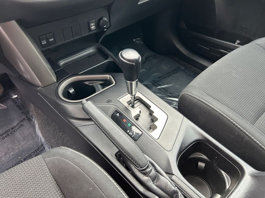 2017 Toyota RAV4 XLE 1 Owner Local