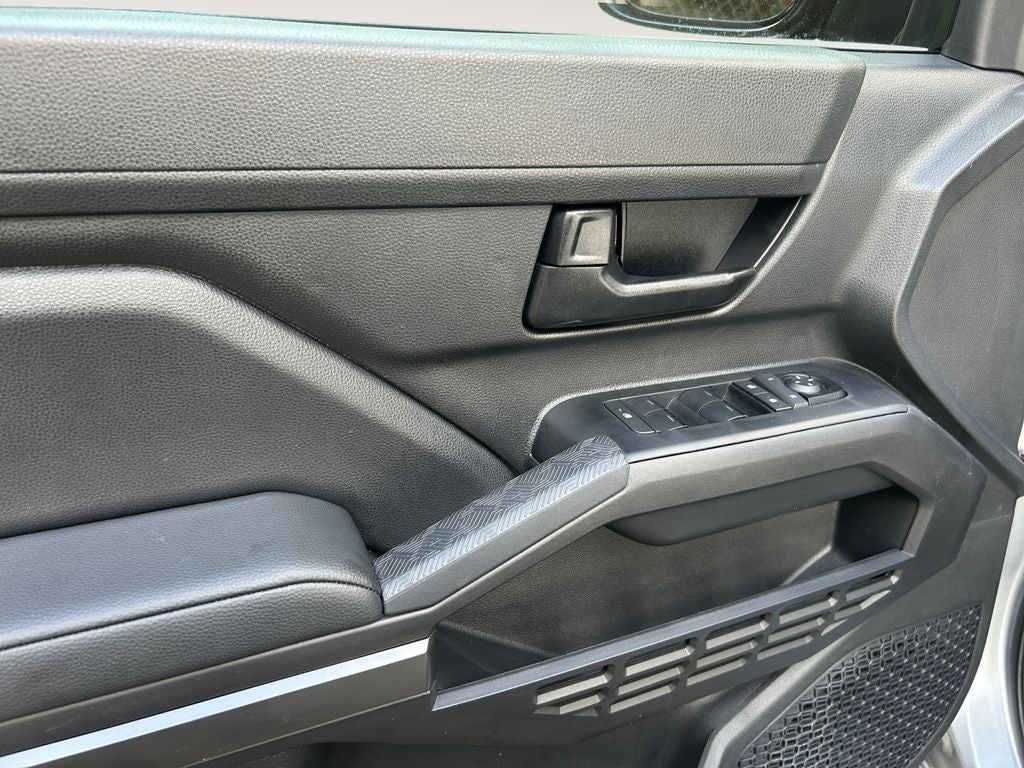 2025 Toyota TACOMA SR5 SR5