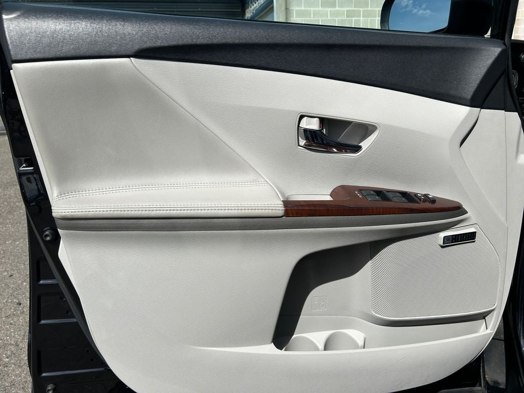 2011 Toyota Venza Base 1 Owner/Bought here new