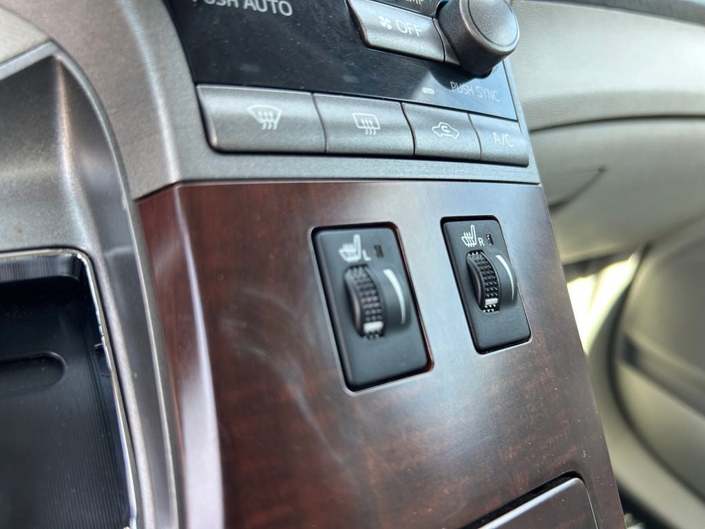 2011 Toyota Venza Base 1 Owner/Bought here new