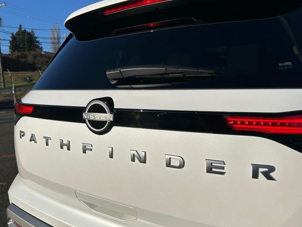 2025 Nissan Pathfinder Platinum