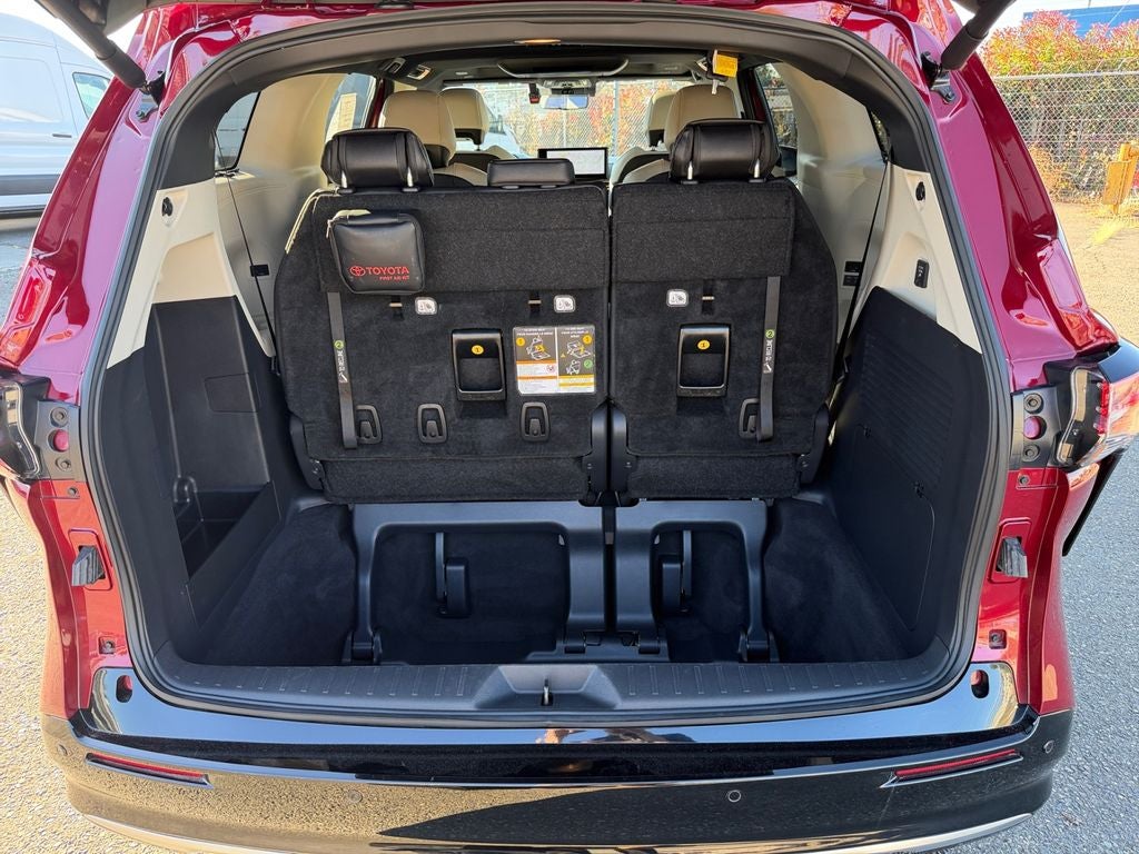 2025 Toyota Sienna Platinum 7 Passenger