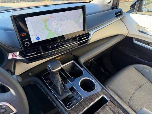 2025 Toyota Sienna Platinum 7 Passenger