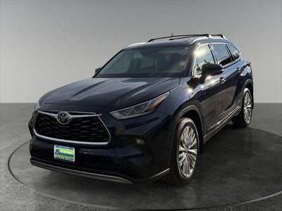 2022 Toyota Highlander Platinum