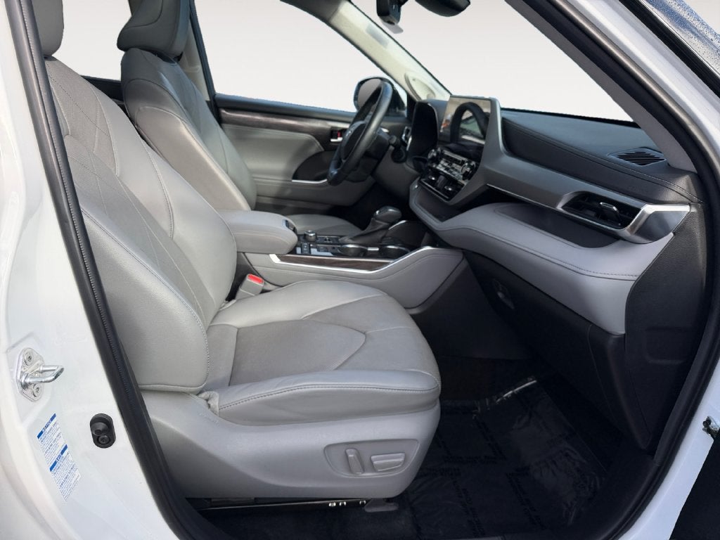 2022 Toyota Highlander Platinum