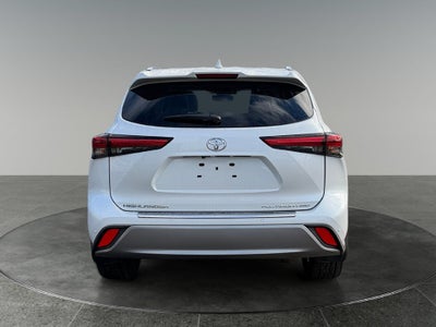 2022 Toyota Highlander Platinum
