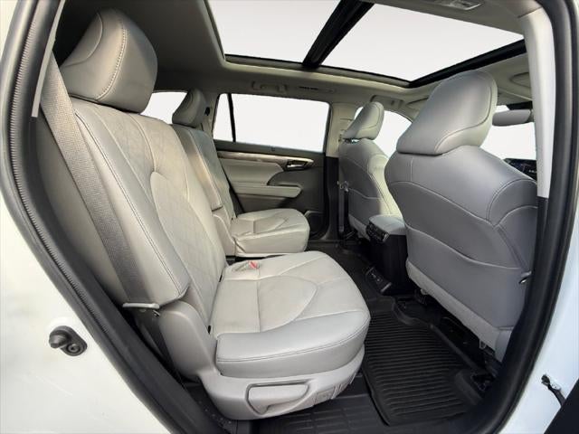 2022 Toyota Highlander Platinum