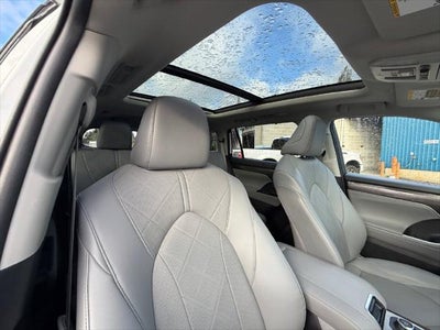 2022 Toyota Highlander Platinum