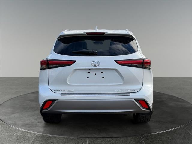 2022 Toyota Highlander Platinum