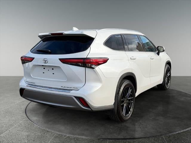 2022 Toyota Highlander Platinum