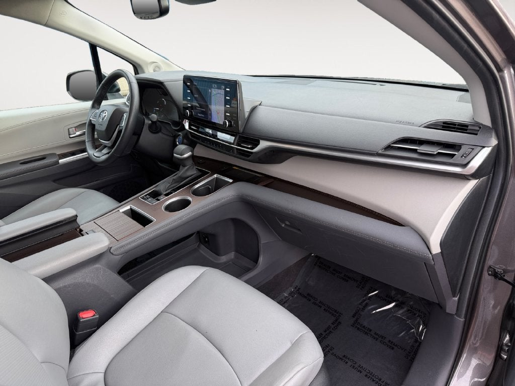 2024 Toyota Sienna XLE 7 Passenger