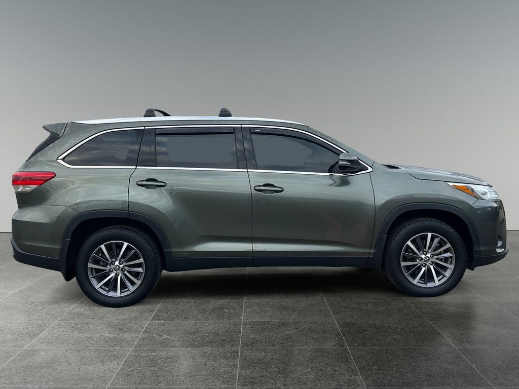 2019 Toyota HIGHLANDER XLE