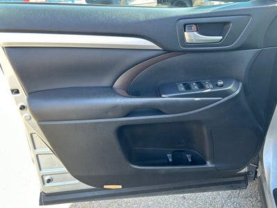 2019 Toyota HIGHLANDER XLE