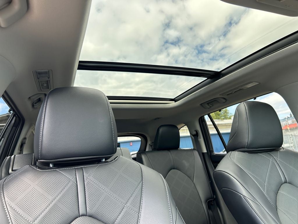 2023 Toyota HIGHLANDER Platinum 1 OWNER