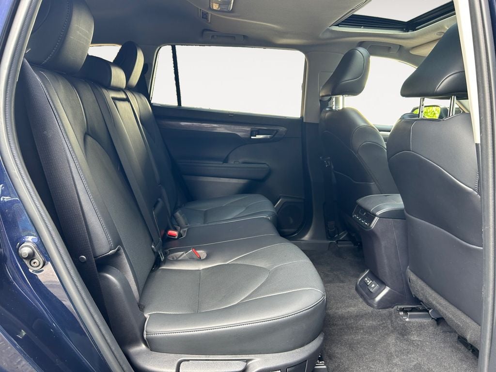 2023 Toyota Highlander Limited 1 OWNER
