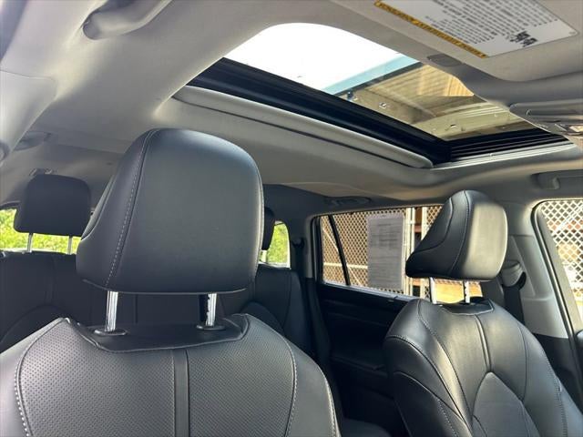 2023 Toyota Highlander Limited 1 OWNER