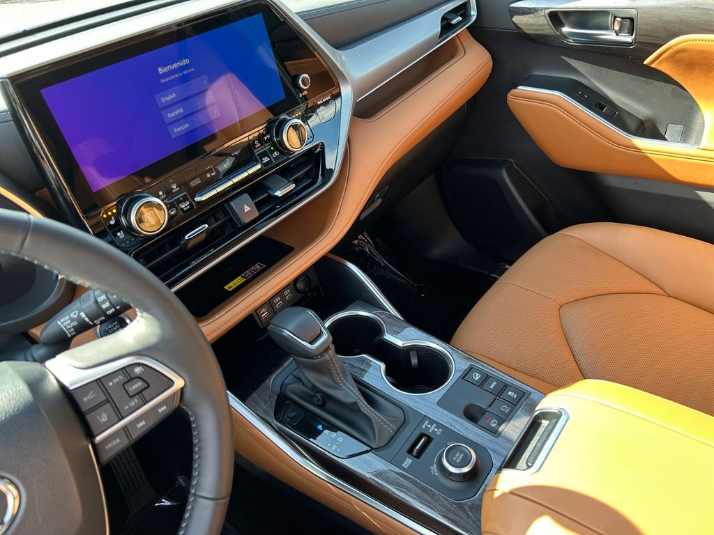 2025 Toyota HIGHLANDER Platinum