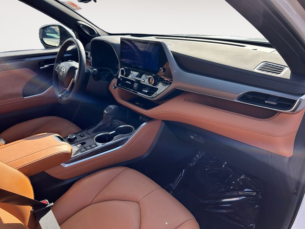 2025 Toyota HIGHLANDER Platinum