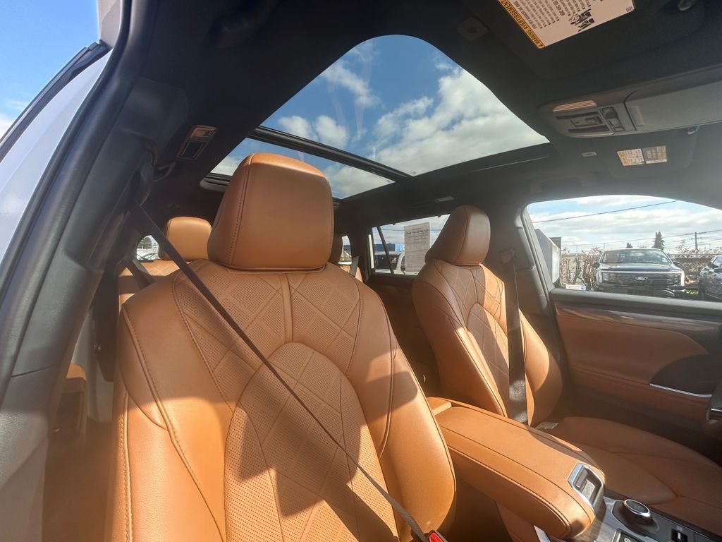2025 Toyota HIGHLANDER Platinum