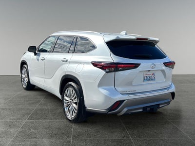 2025 Toyota HIGHLANDER Platinum