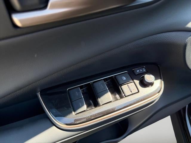 2025 Toyota Crown Signia Limited