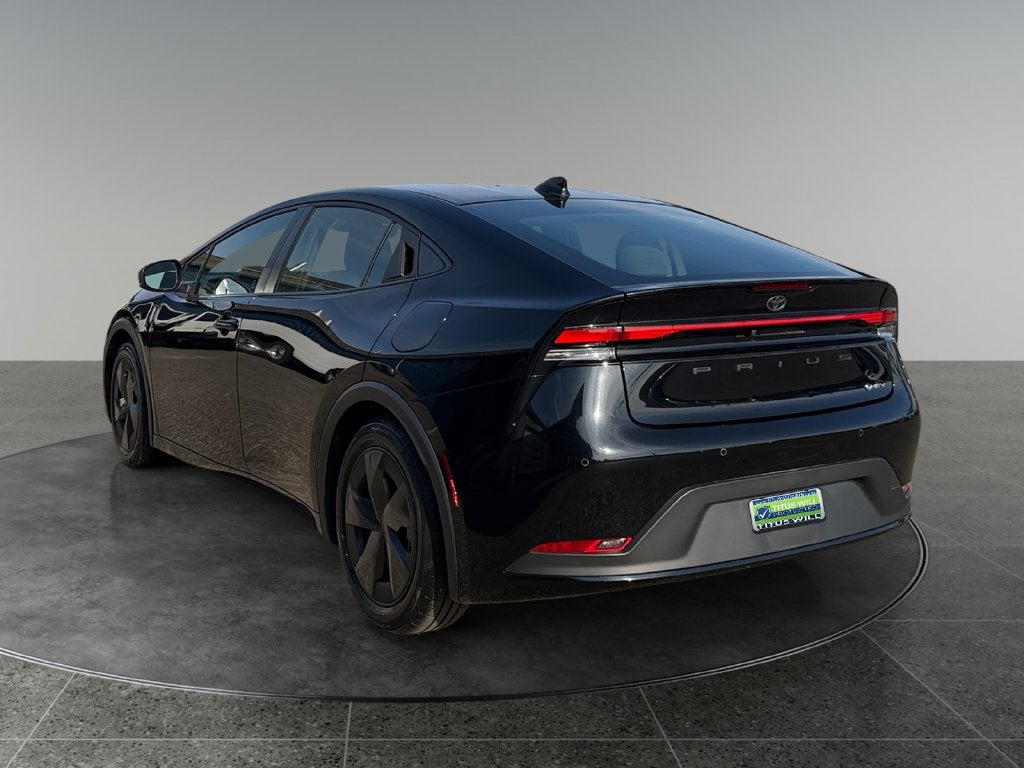 2025 Toyota Prius LE