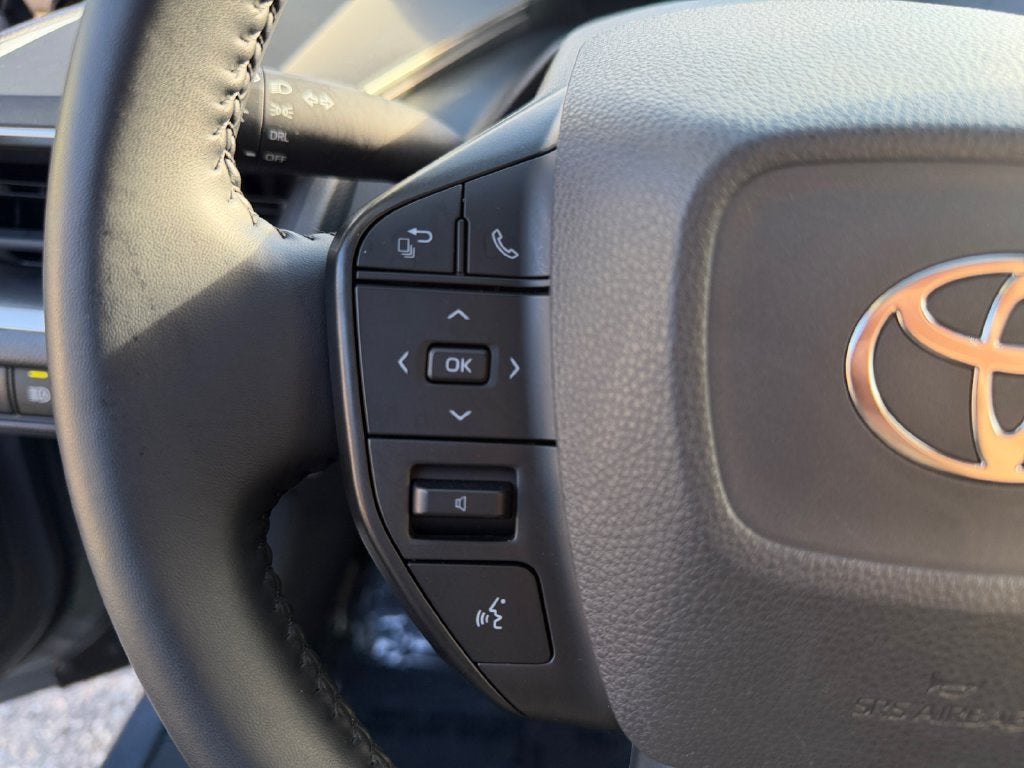 2025 Toyota Prius LE